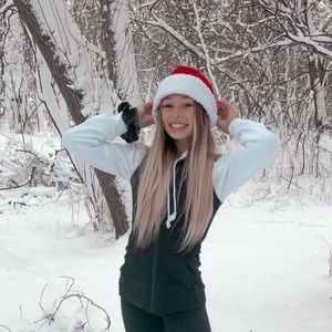 Meet your Posher, Chloe